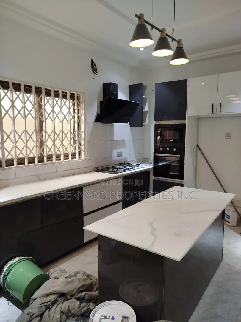 4bdrm House in Lakeside for sale