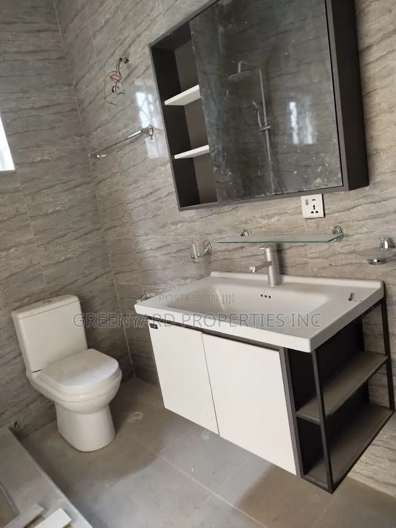 4bdrm House in Lakeside for sale