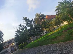 5bdrm House in Dzorwulu for rent