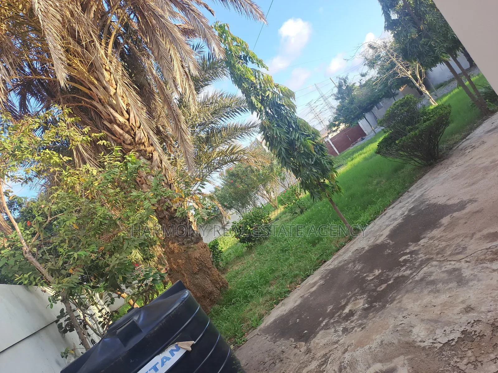 5bdrm House in Dzorwulu for rent