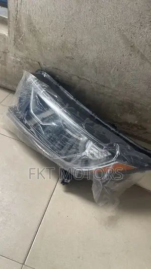Honda CRV Headlights 2017/2018/2019/2020/2021/2022/2023