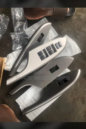 Toyota Corolla 2011 Door Switch Control