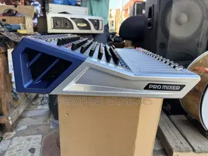 Yamaha 12 Channel Power Mixer