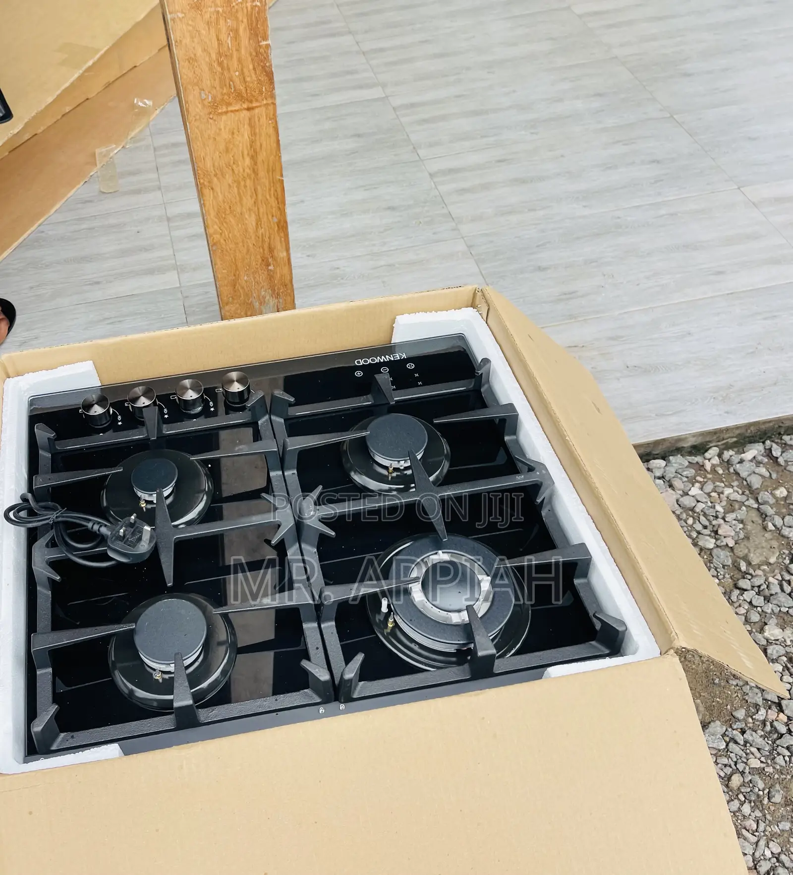 Classic Design Kenwood 60cm 4 Gas Built-in Cooker.