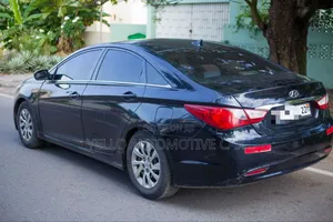 Rent Hyundai Sonata