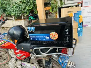 Black Midea 20 Litres Microwave