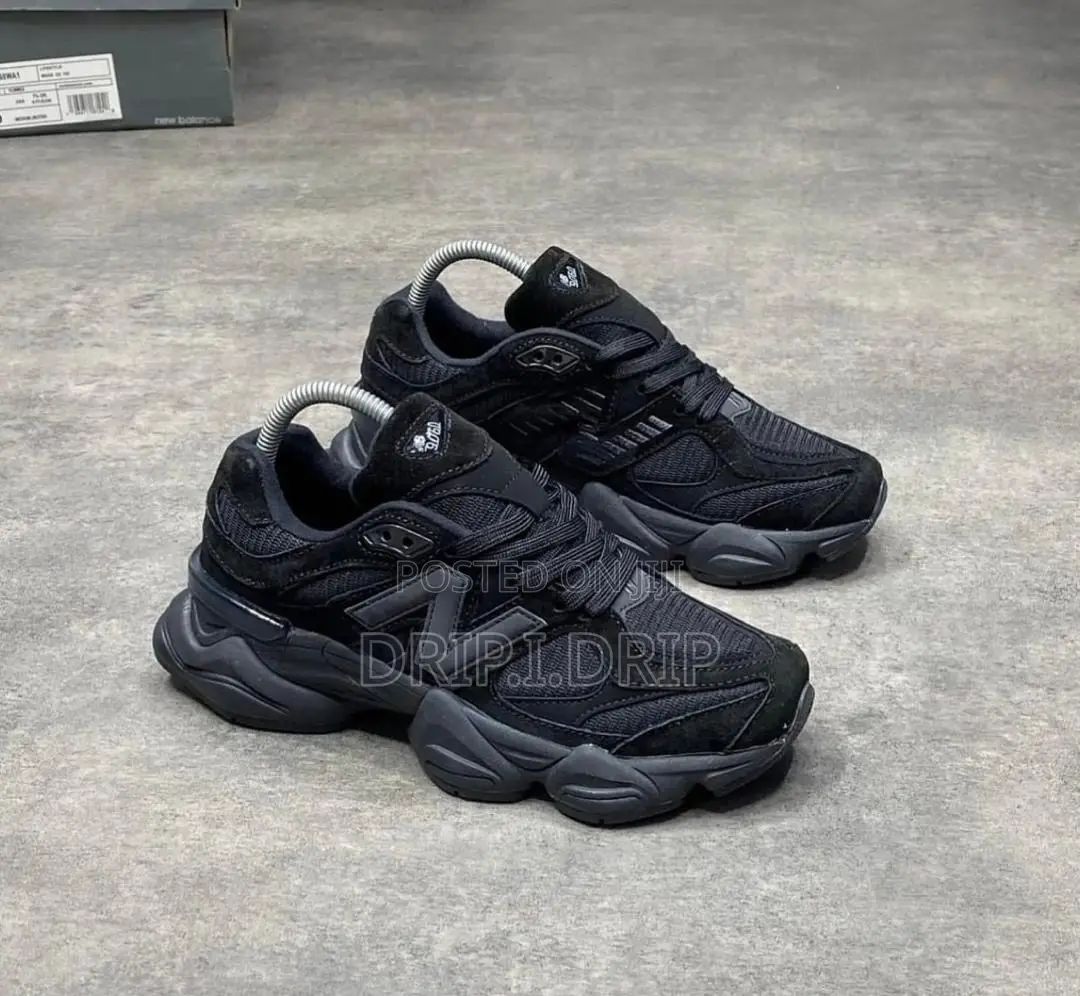 New Balance 9060” Black . Comes In Box . Highly Authentic