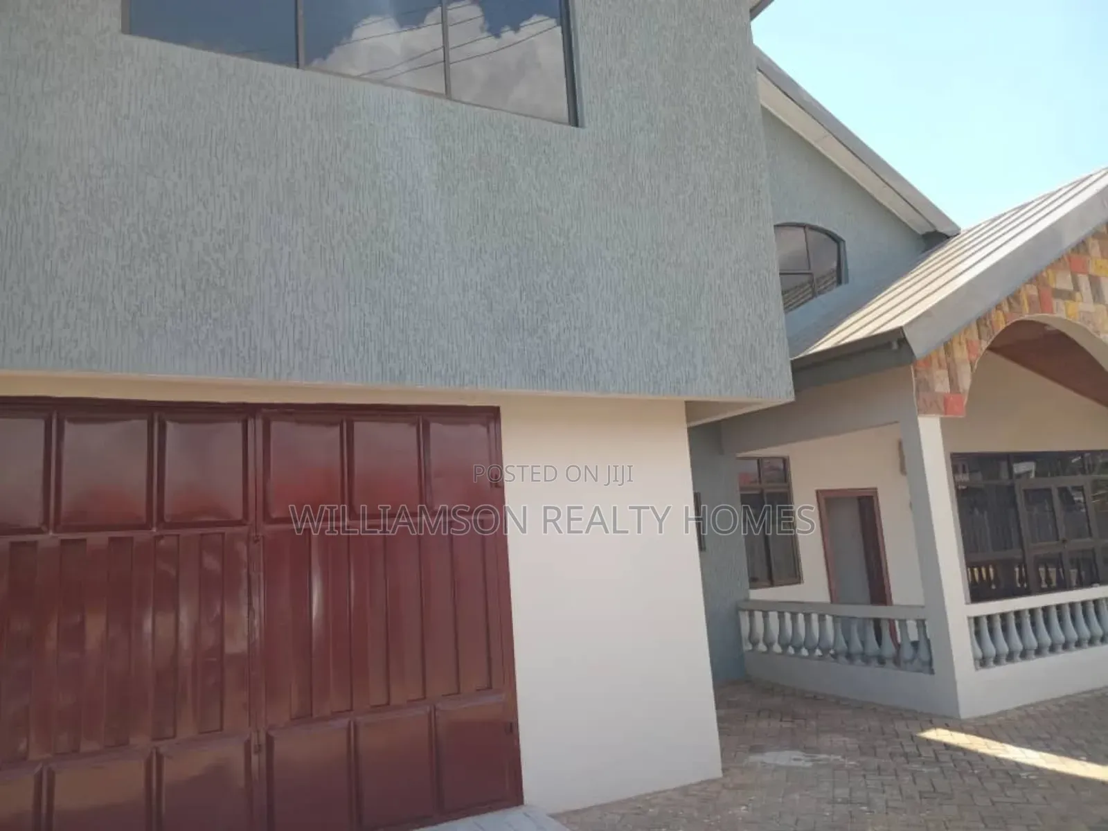 5bdrm Duplex in Community 20 Estate, Spintex for rent