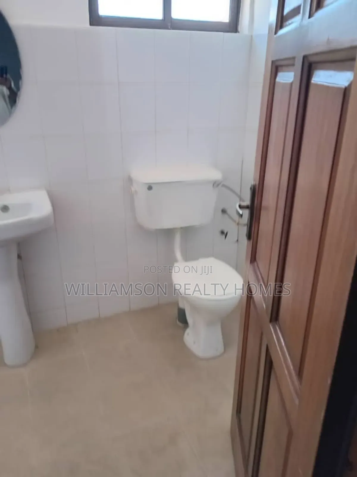 5bdrm Duplex in Community 20 Estate, Spintex for rent