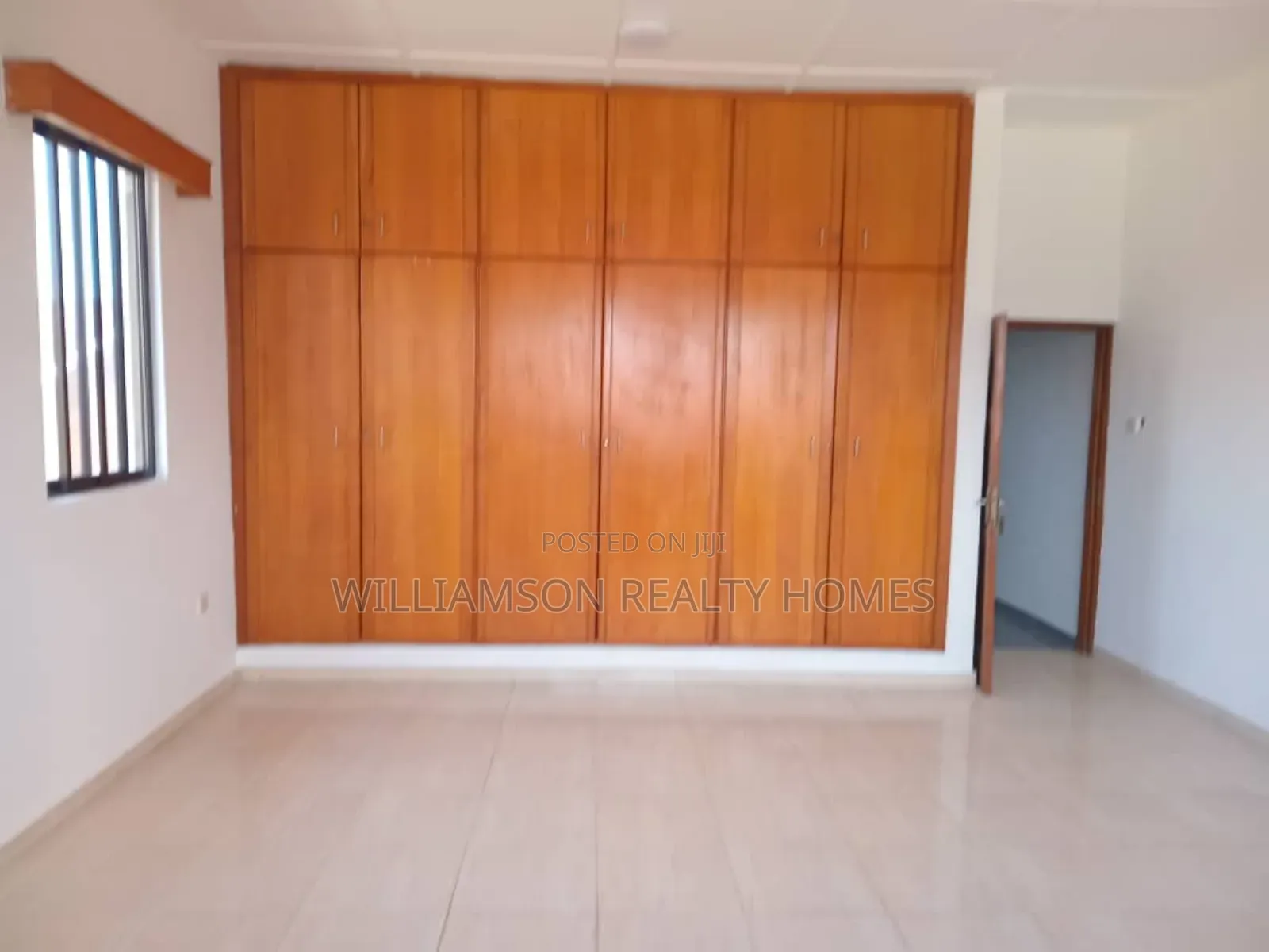 5bdrm Duplex in Community 20 Estate, Spintex for rent