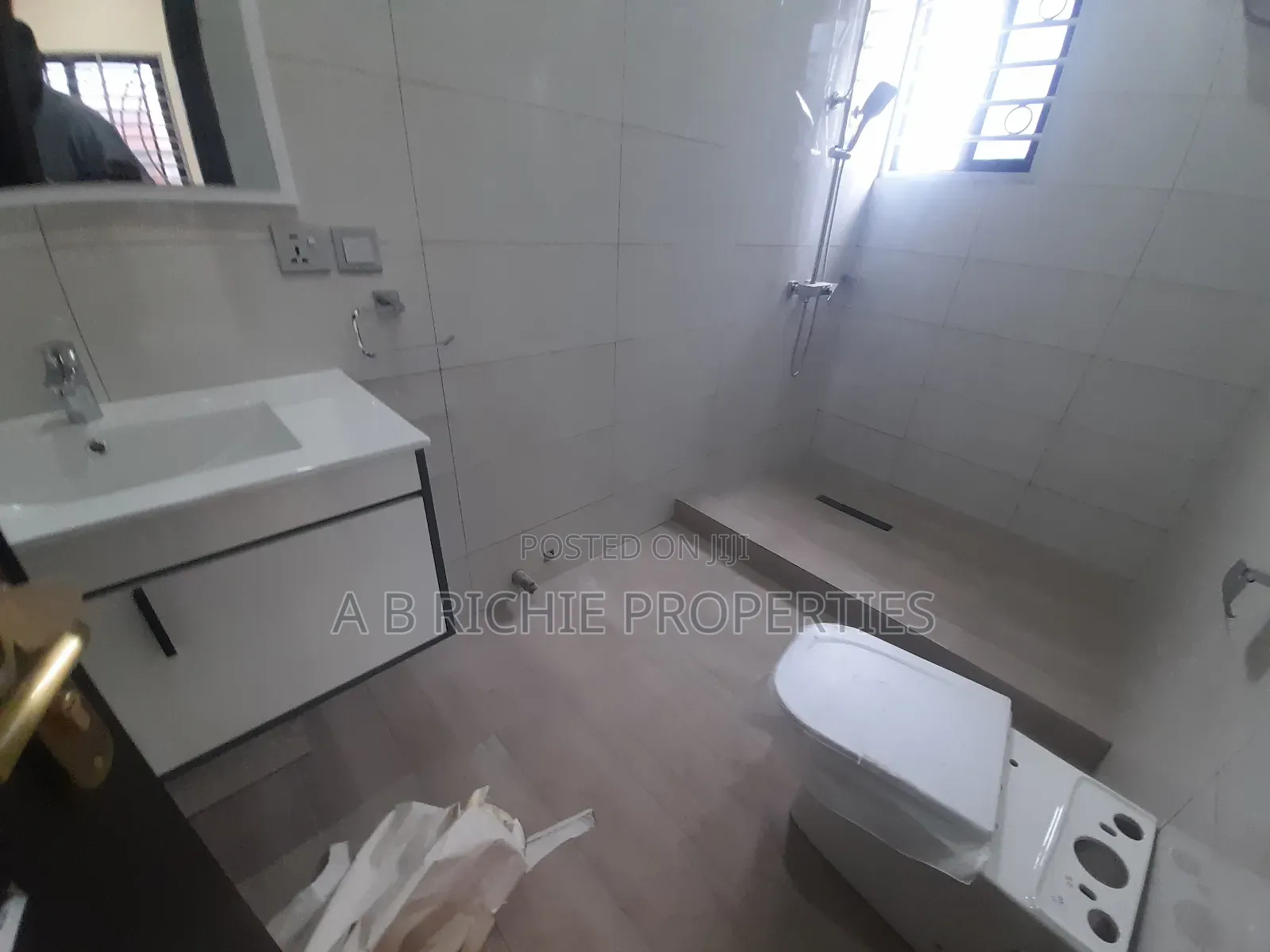 4bdrm House in Ab Richie Properties, Baatsona Total for sale