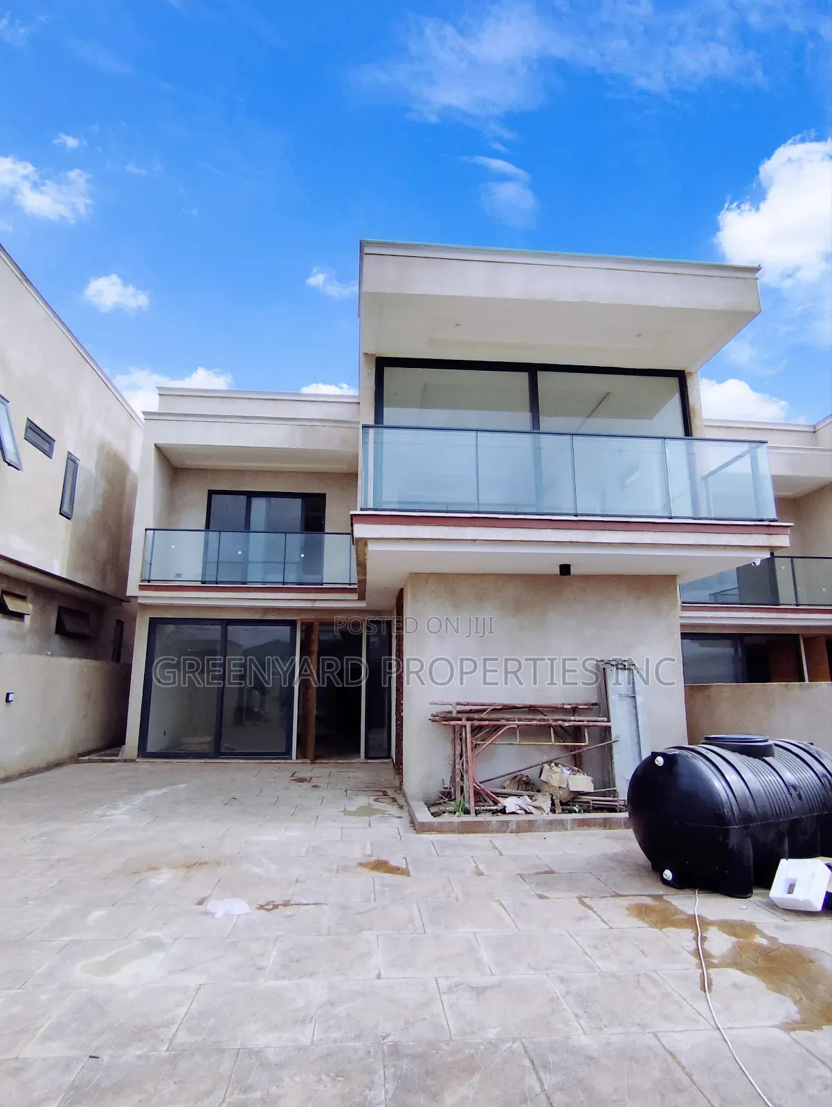 5bdrm House in Lakeside, Ashaley Botwe for sale
