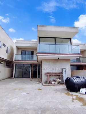 5bdrm House in Lakeside, Ashaley Botwe for sale