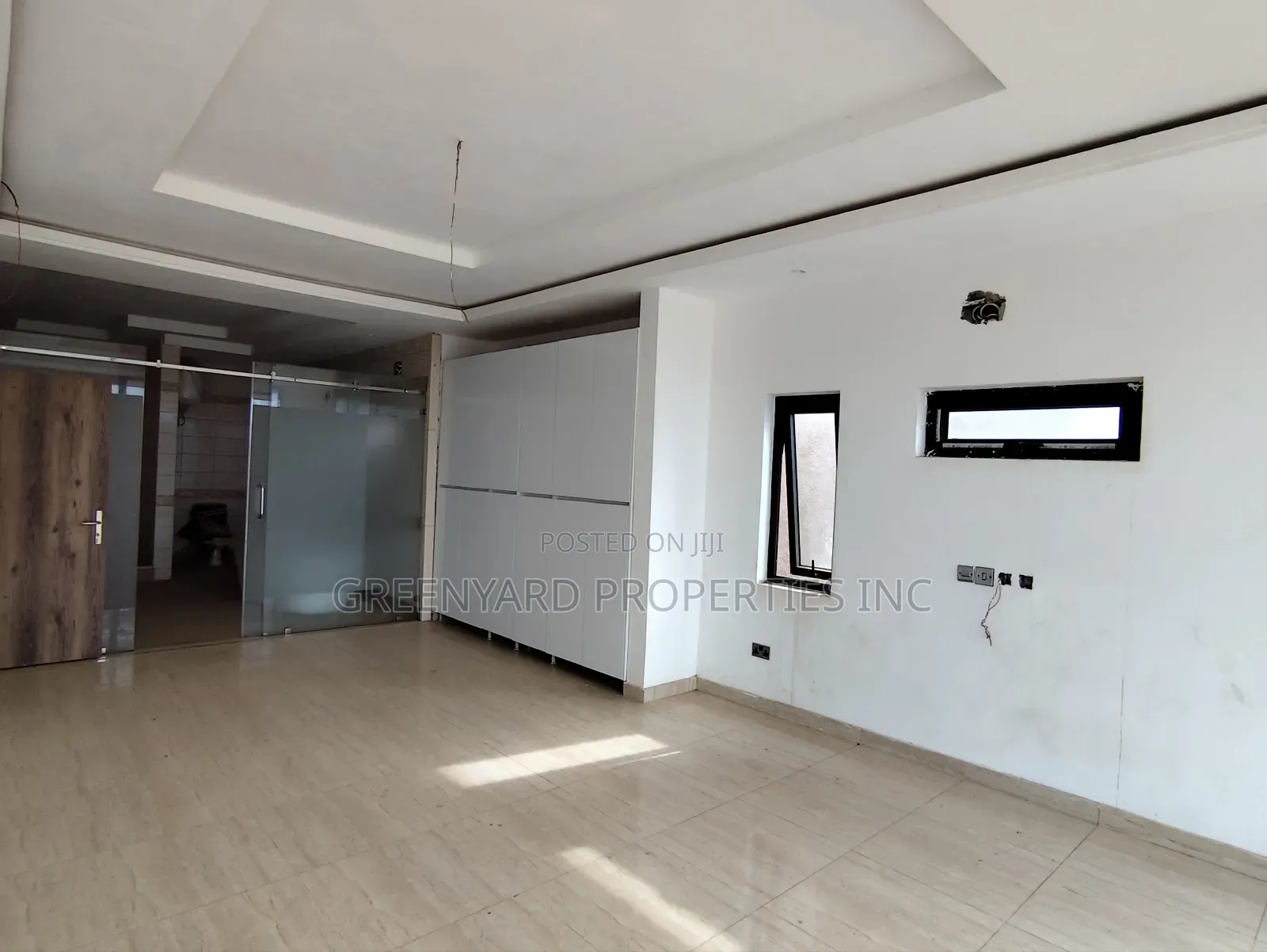 5bdrm House in Lakeside, Ashaley Botwe for sale