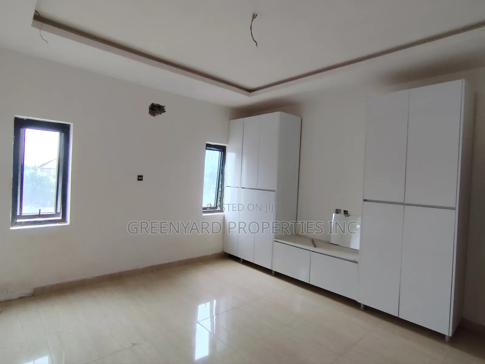 5bdrm House in Lakeside, Ashaley Botwe for sale