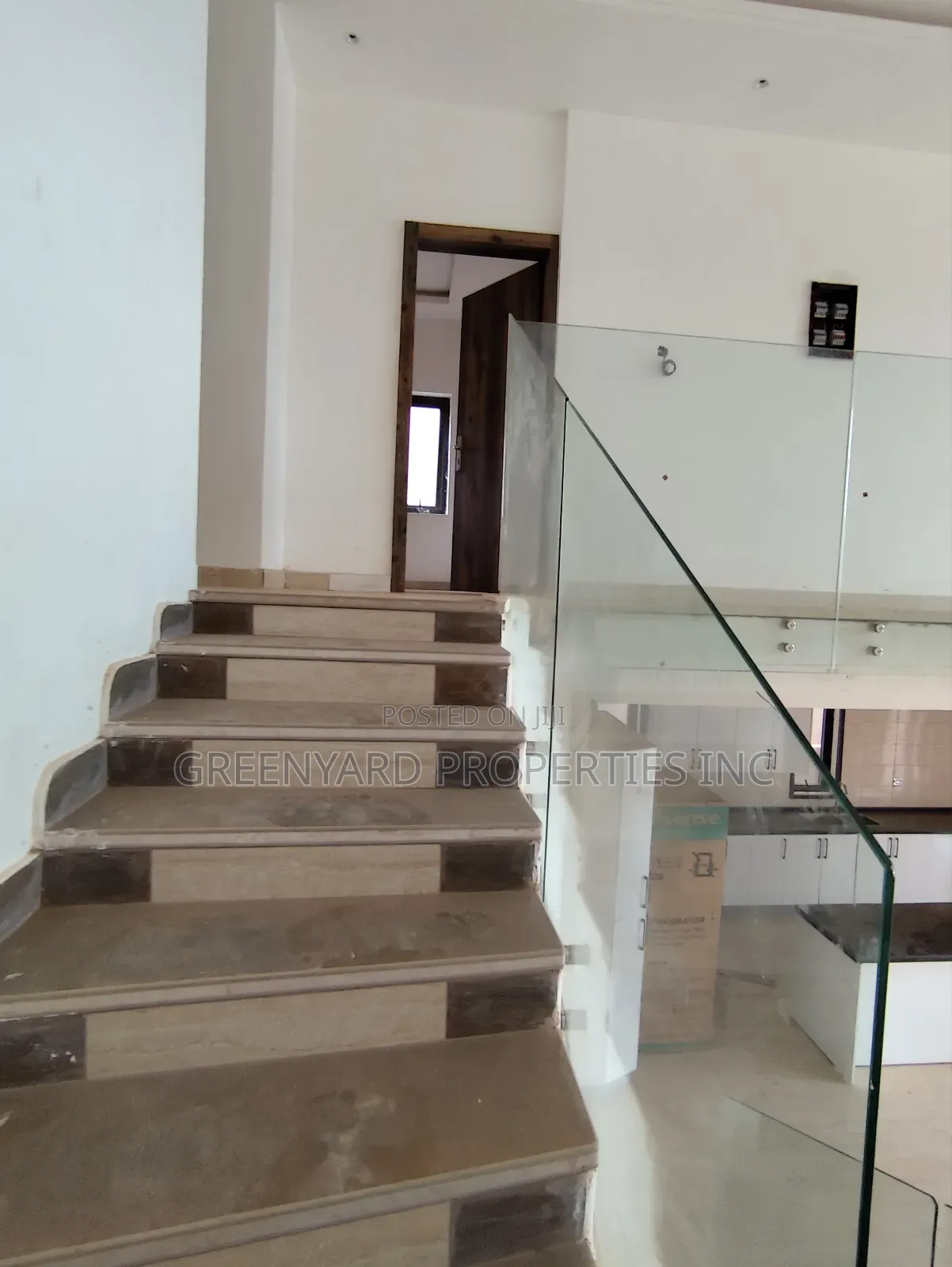 5bdrm House in Lakeside, Ashaley Botwe for sale