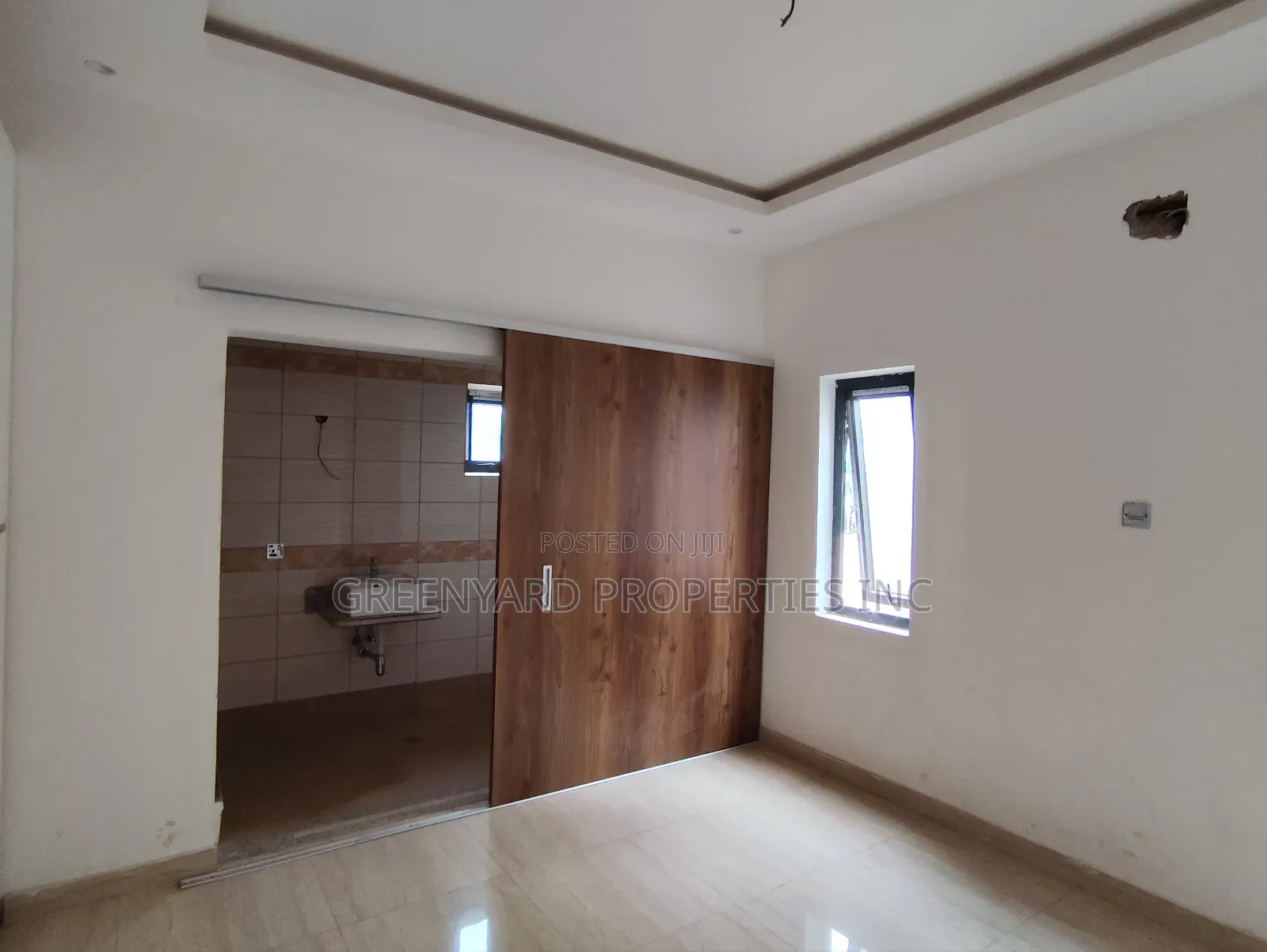 5bdrm House in Lakeside, Ashaley Botwe for sale