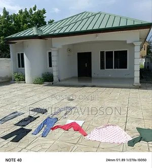3bdrm House in 3 Bedroom Self, Tema Metropolitan for rent