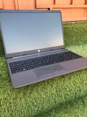 Laptop HP 255 G8 8GB AMD Ryzen 5 SSD 256GB