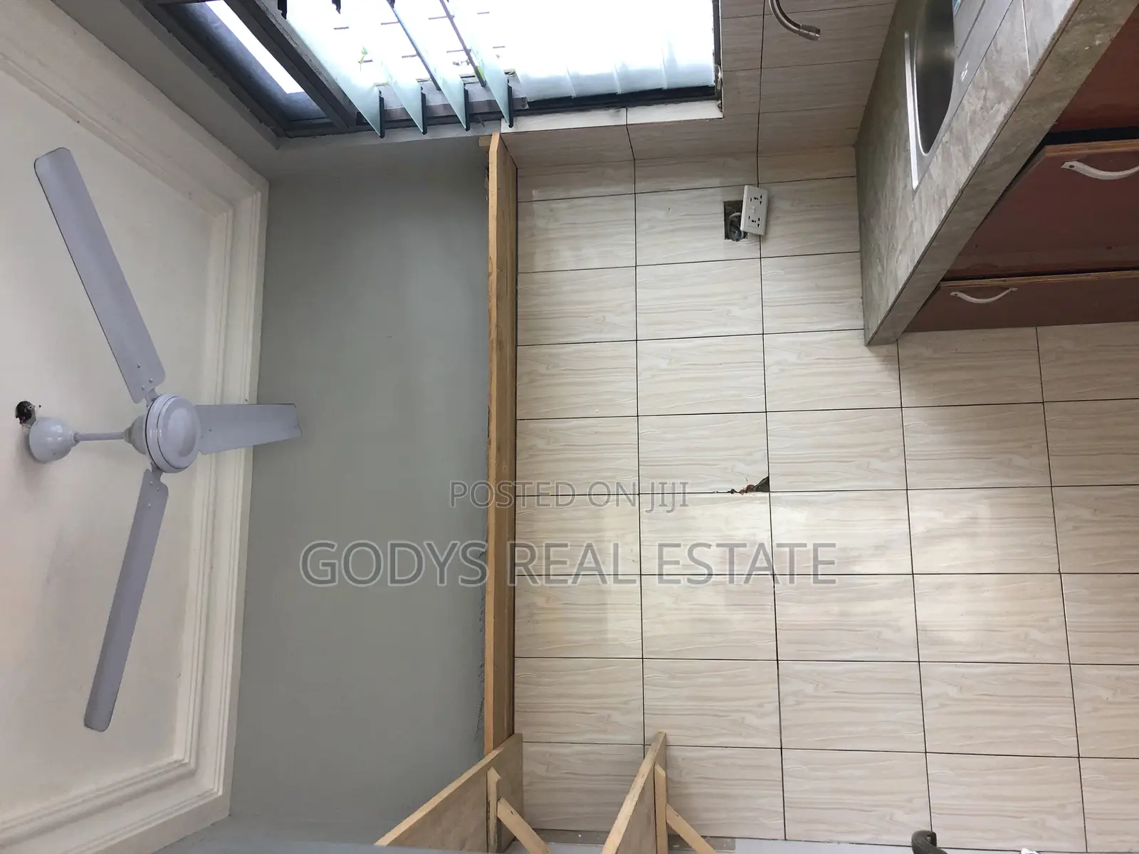 2bdrm Apartment in New Market, Kasoa for rent