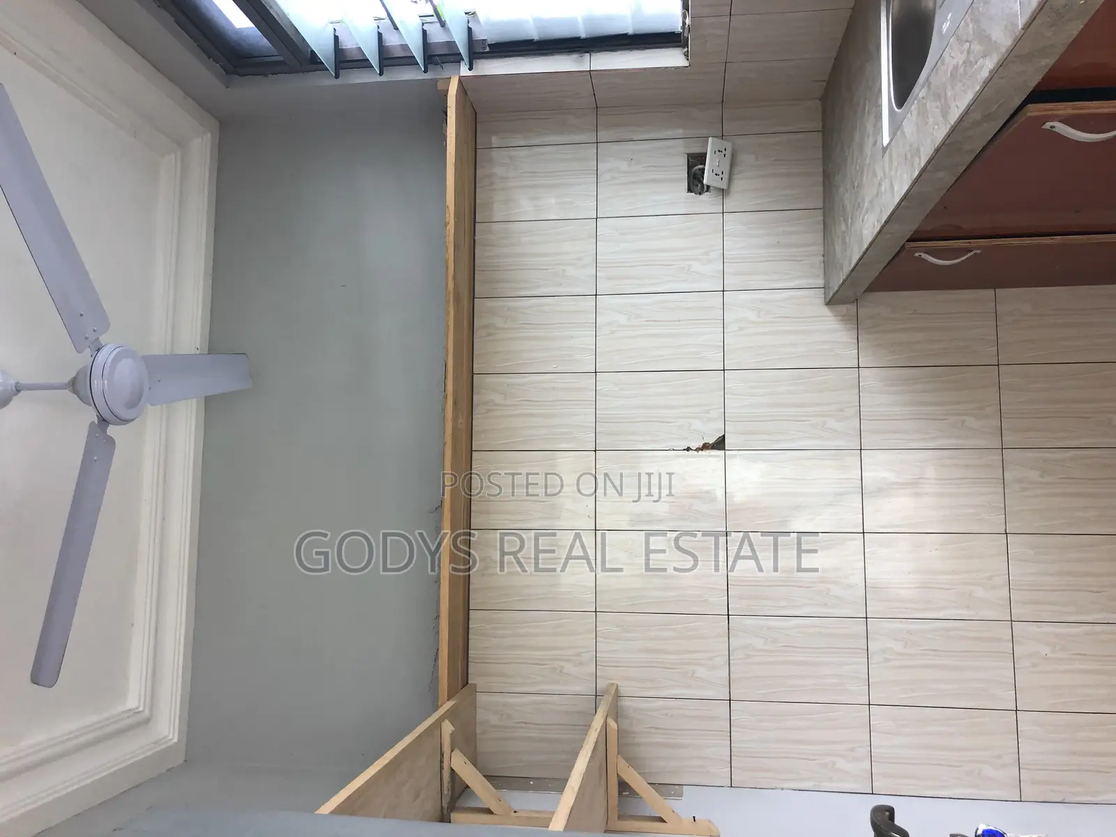 2bdrm Apartment in New Market, Kasoa for rent