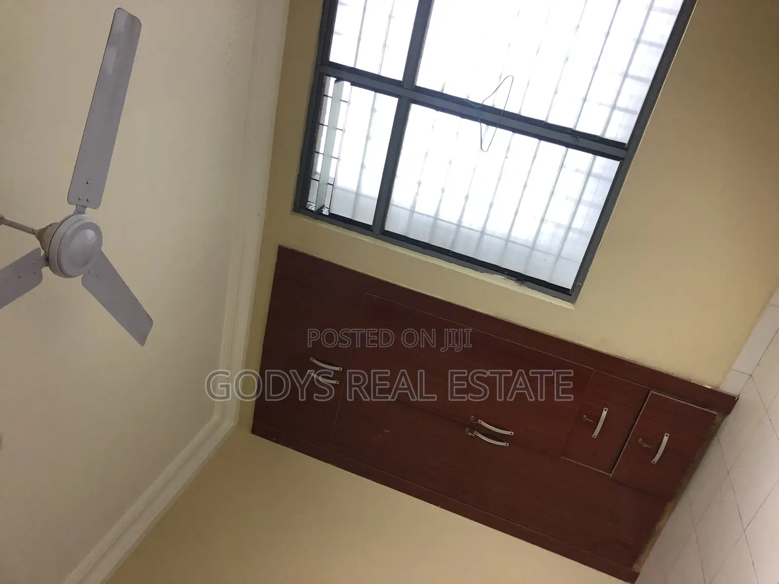 2bdrm Apartment in New Market, Kasoa for rent