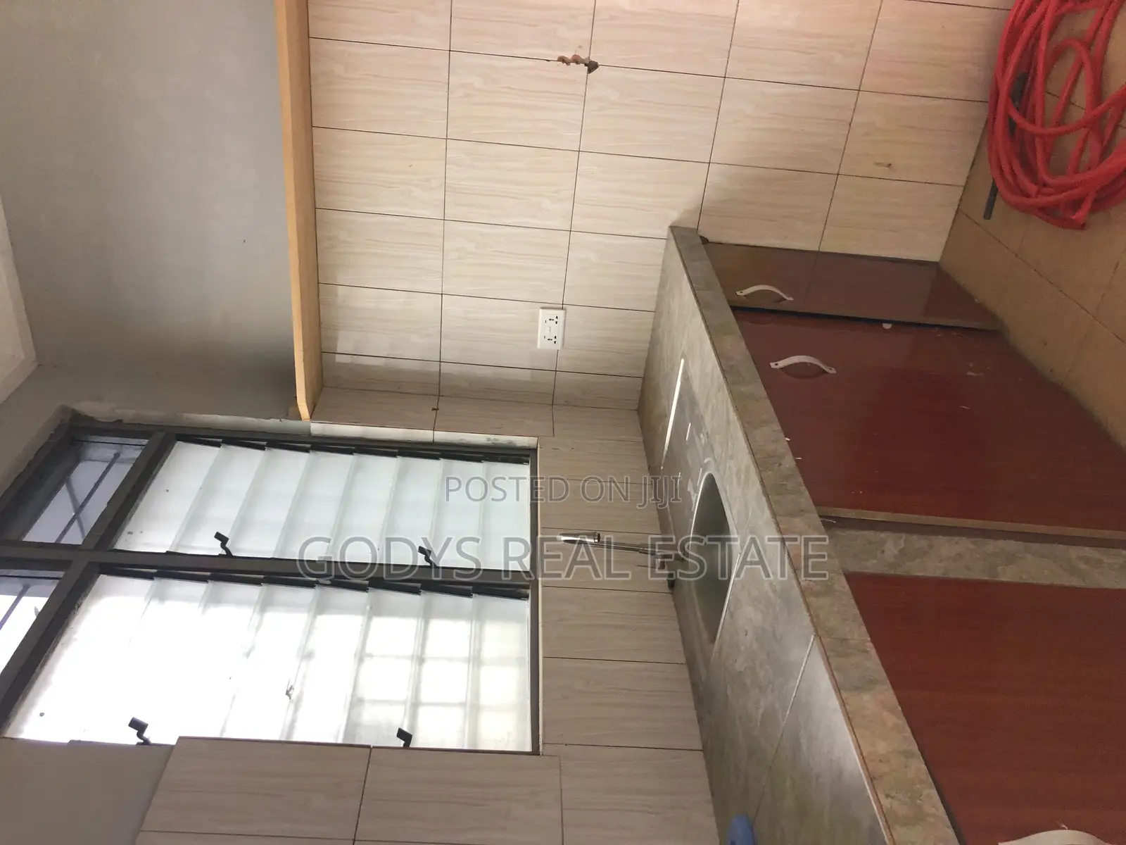 2bdrm Apartment in New Market, Kasoa for rent