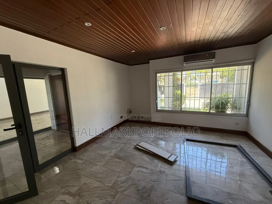 5bdrm House in American Embassy, Cantonments for rent