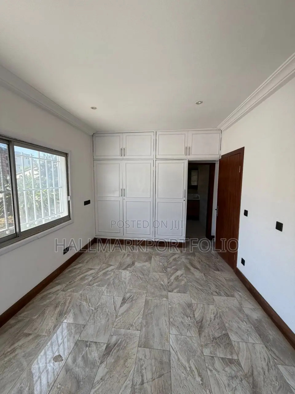 5bdrm House in American Embassy, Cantonments for rent