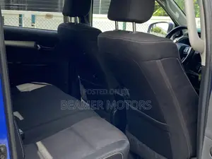 Toyota Hilux Revo Smart Cab Petrol 2.7 RWD 2018 Blue