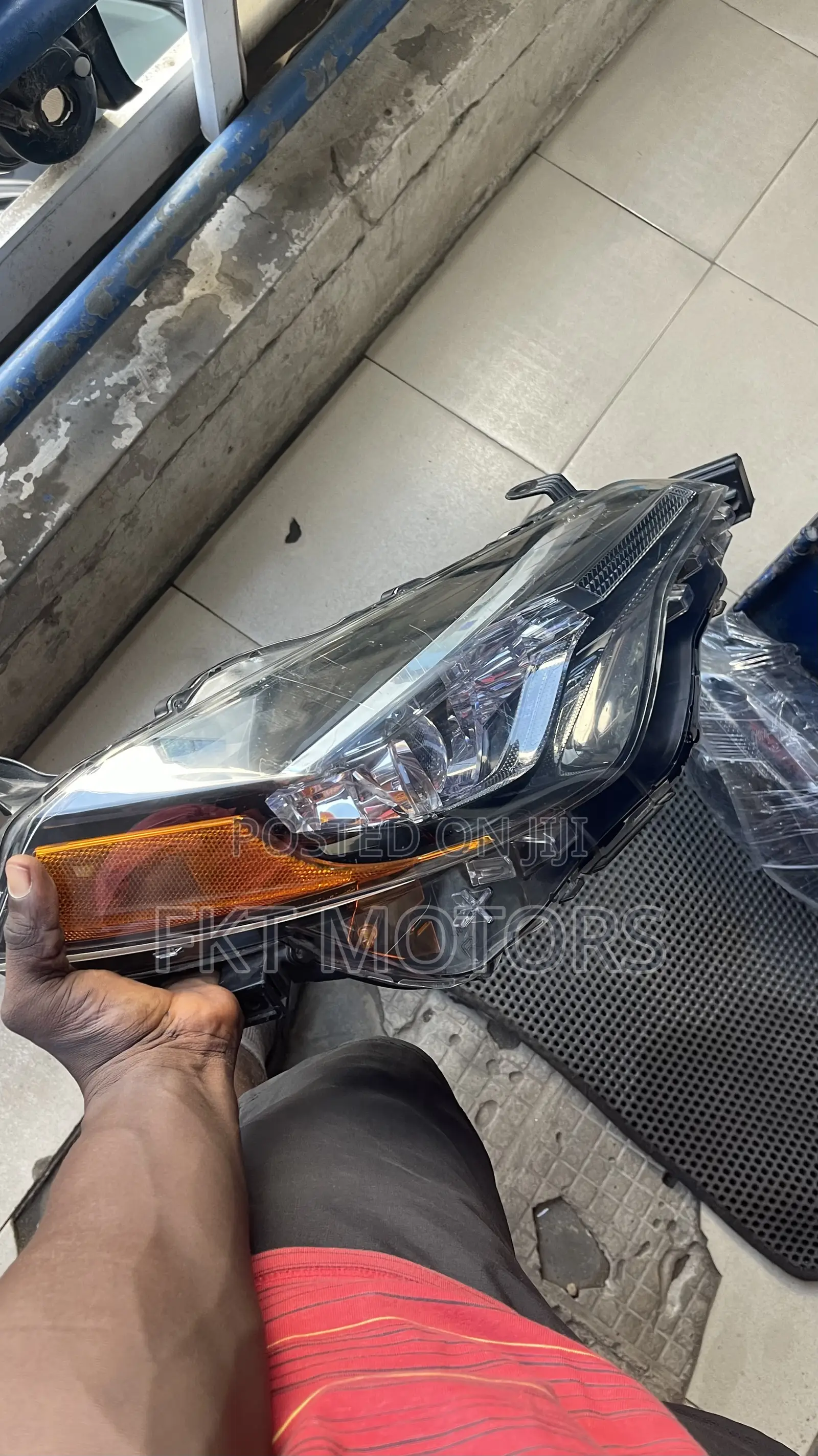 Toyota Corolla2014, 2015,2016,2017,2018,2019 Headlight Pair