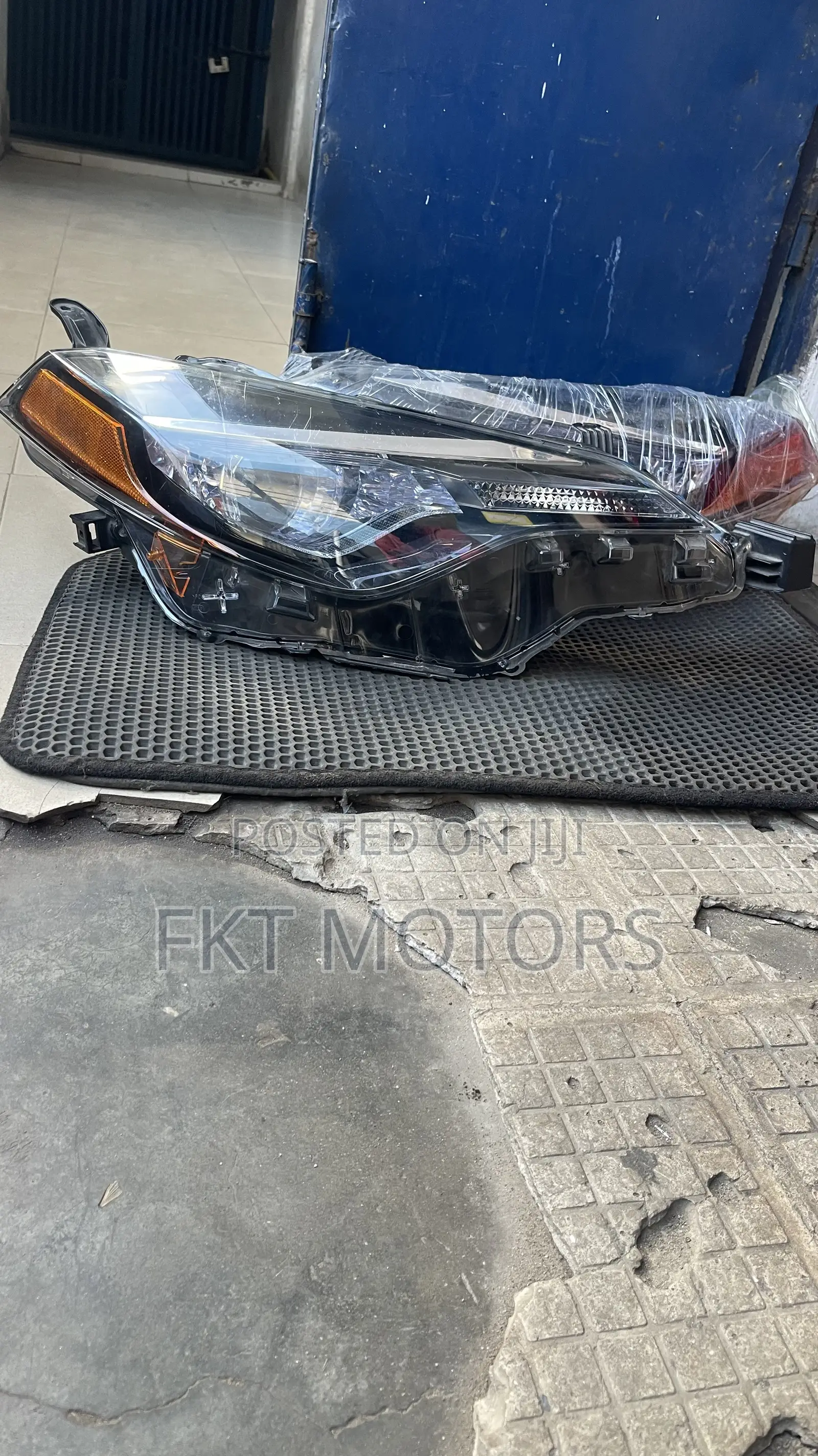 Toyota Corolla2014, 2015,2016,2017,2018,2019 Headlight Pair
