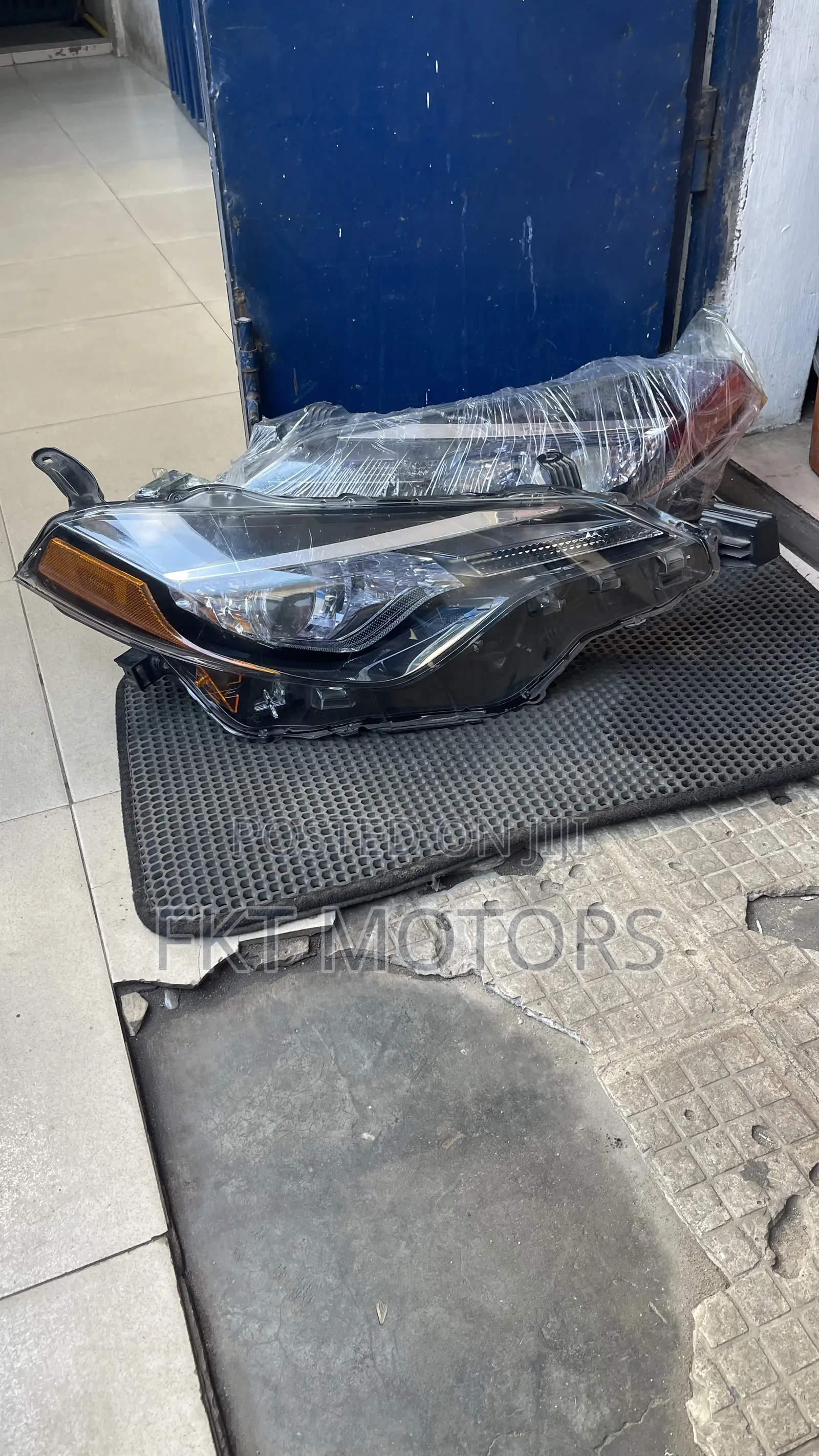 Toyota Corolla2014, 2015,2016,2017,2018,2019 Headlight Pair