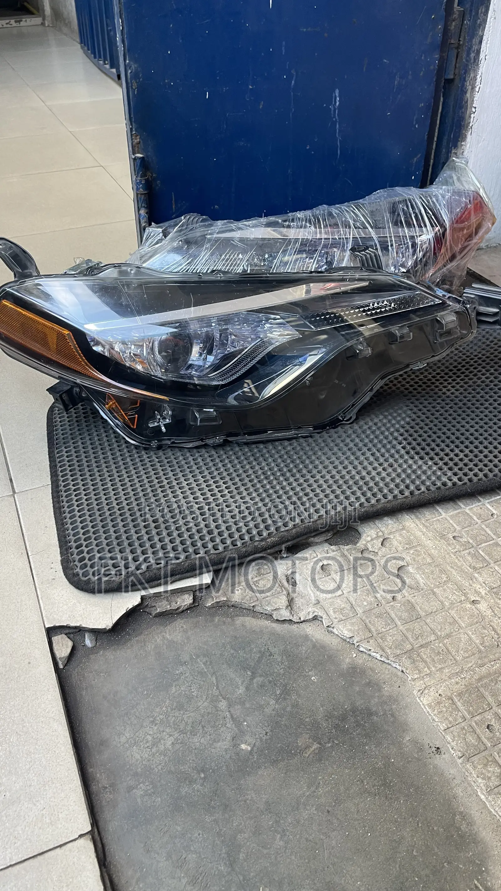 Toyota Corolla2014, 2015,2016,2017,2018,2019 Headlight Pair
