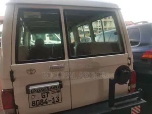 Toyota Land Cruiser 2013 White
