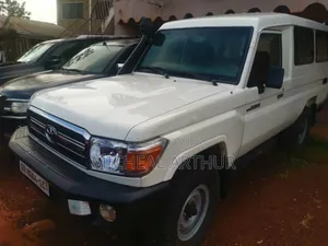 Toyota Land Cruiser 2013 White