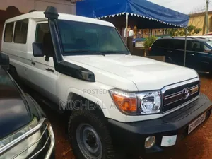 Toyota Land Cruiser 2013 White