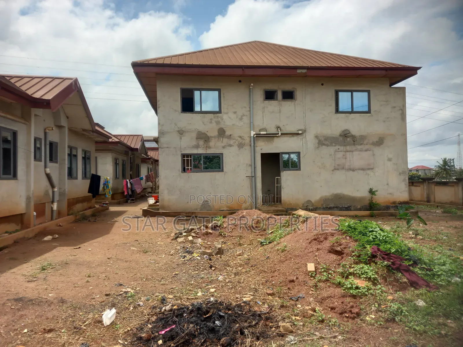 20bdrm Block of Flats in Ejisu, Kumasi Metropolitan for sale