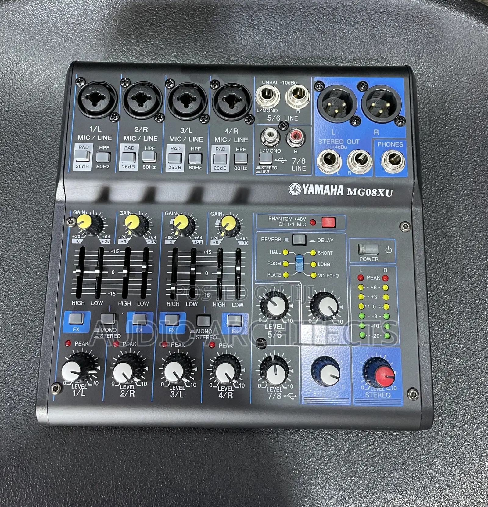 Yamaha MGO8XU Multi-Function 8 Channel Mixer