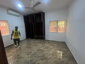3bdrm Apartment in Bee Decor & Homes, Old Ashomang for rent