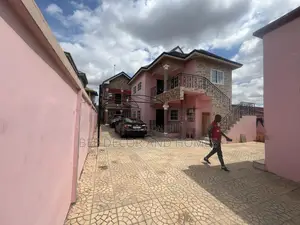 3bdrm Apartment in Bee Decor & Homes, Old Ashomang for rent