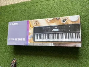 Yamaha PSR E383 Keyboard/Piano