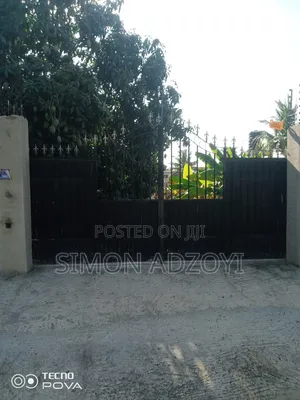 8 Bedroom House for Sale in Accra