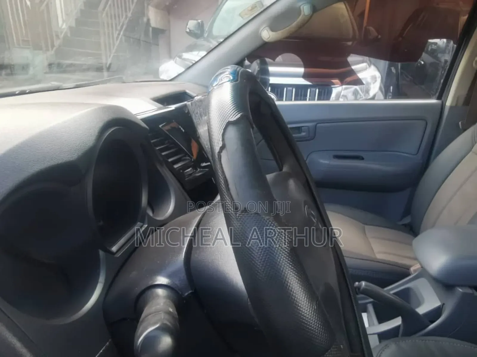 Toyota Hilux 2011 Black