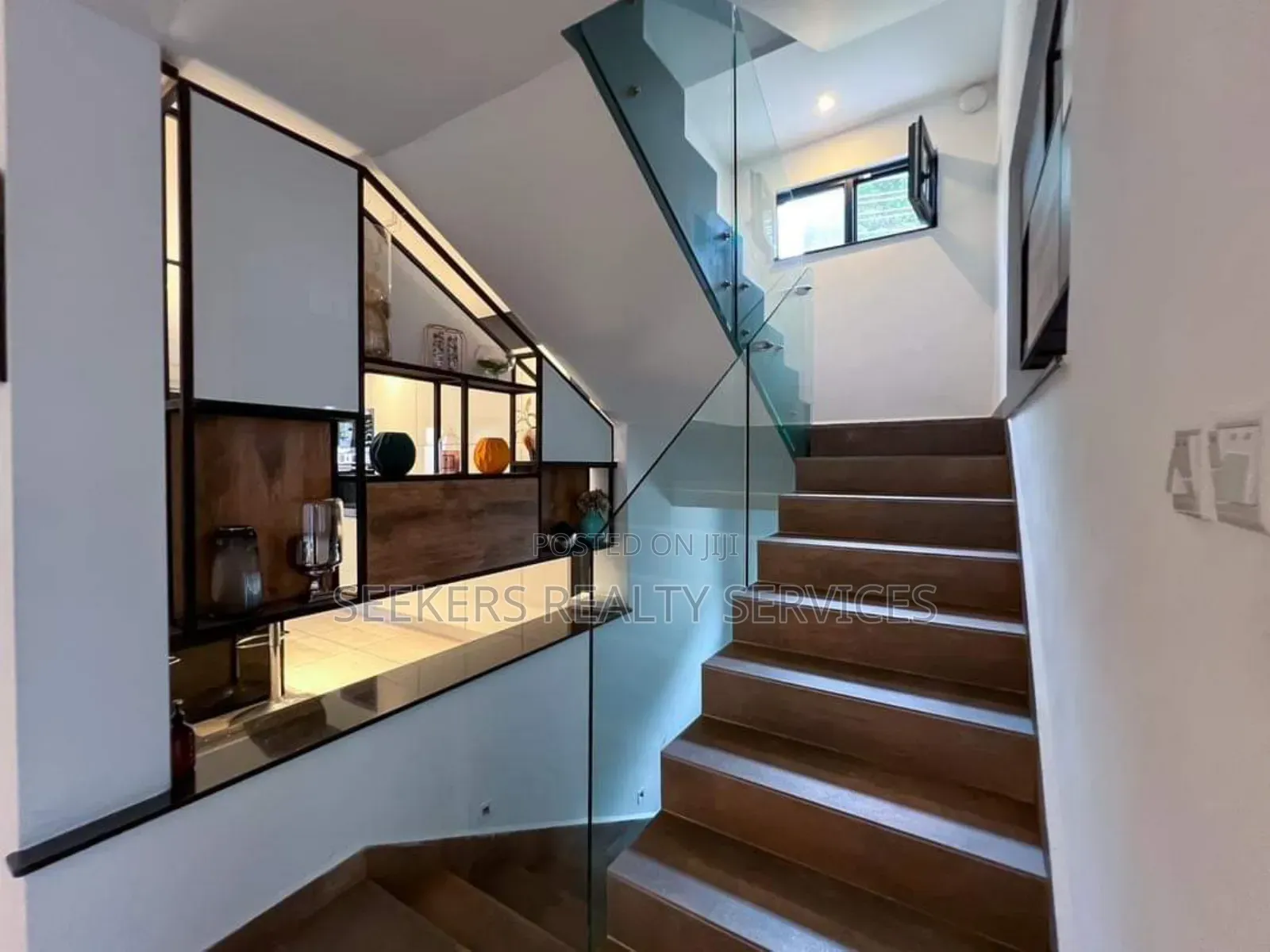 Furnished 5bdrm Townhouse/Terrace in Seekers Realty, Cantonments