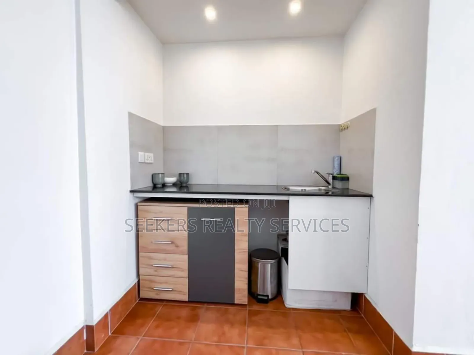 Furnished 5bdrm Townhouse/Terrace in Seekers Realty, Cantonments