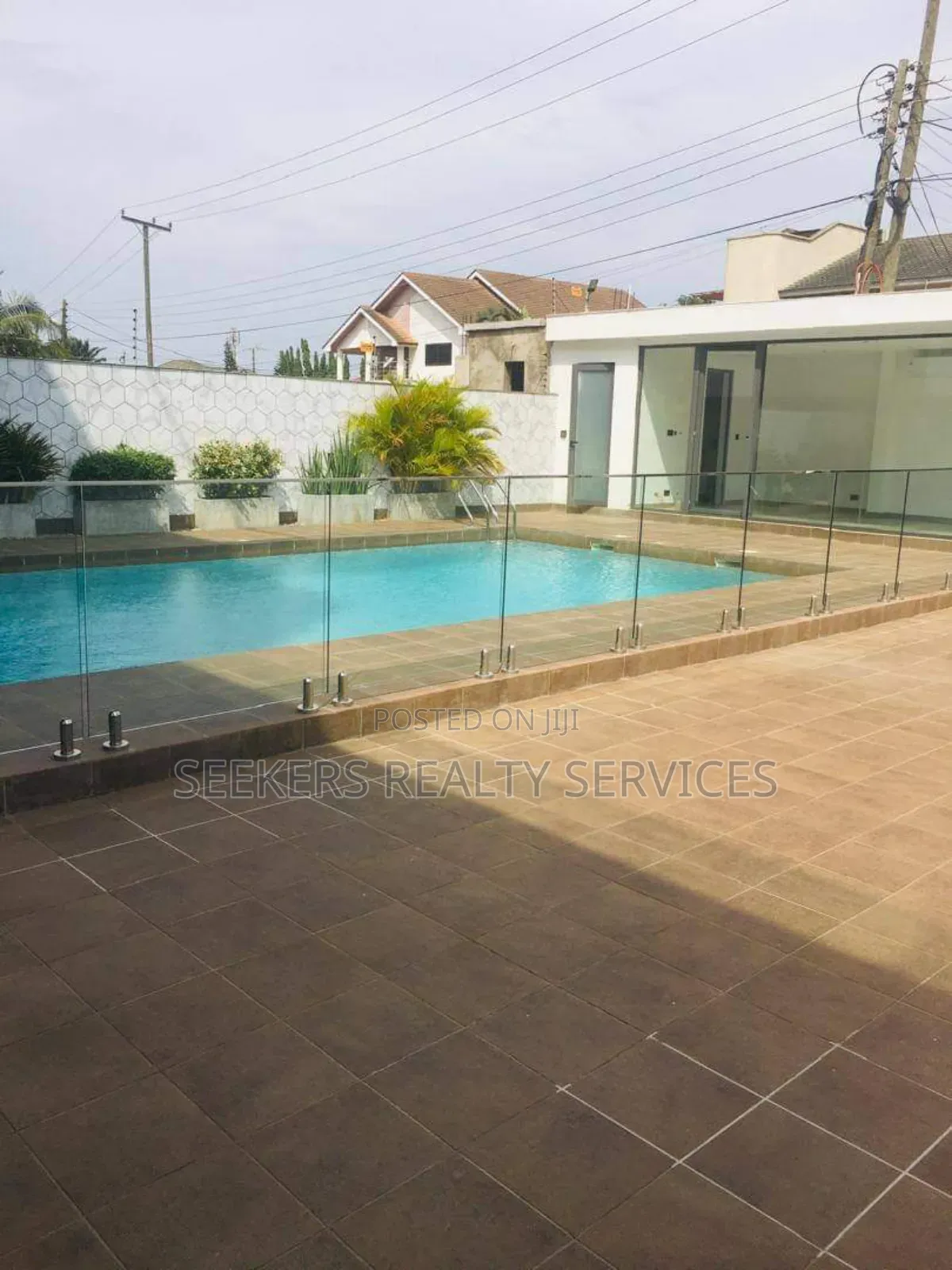 6bdrm Mansion in Seekers Realty, Adjiriganor for sale