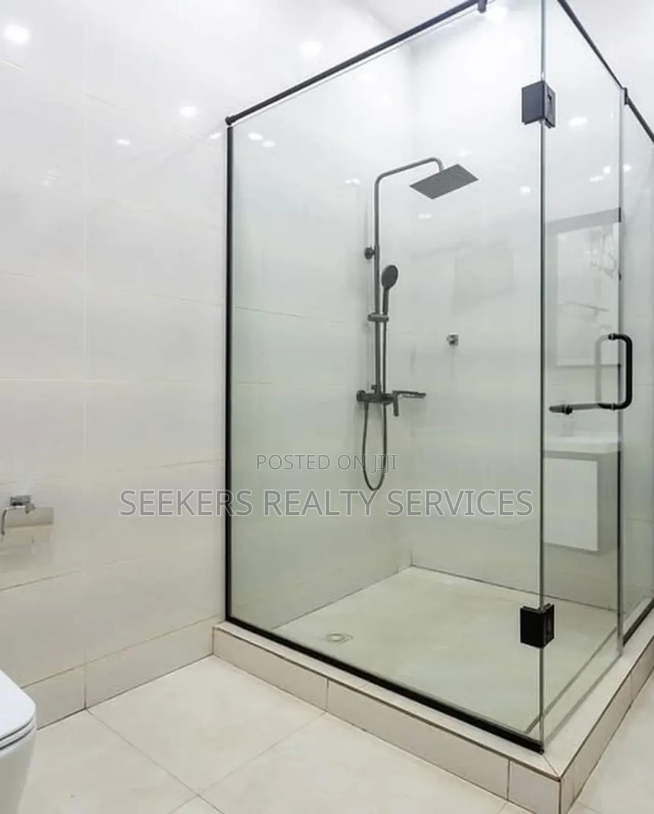 3bdrm Townhouse / Terrace in Seekers Realty, Haatso for rent