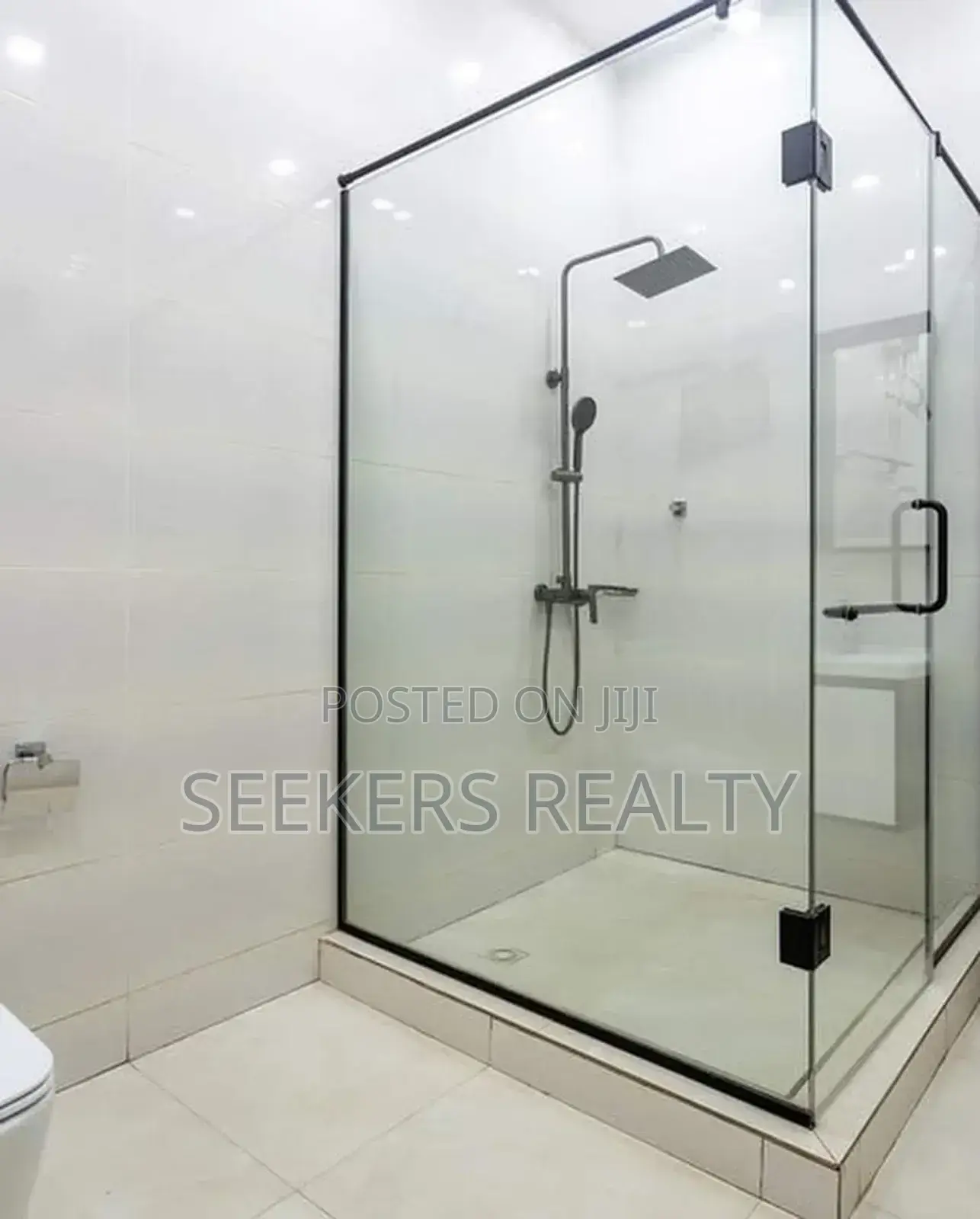 3bdrm Townhouse / Terrace in Seekers Realty, Haatso for rent