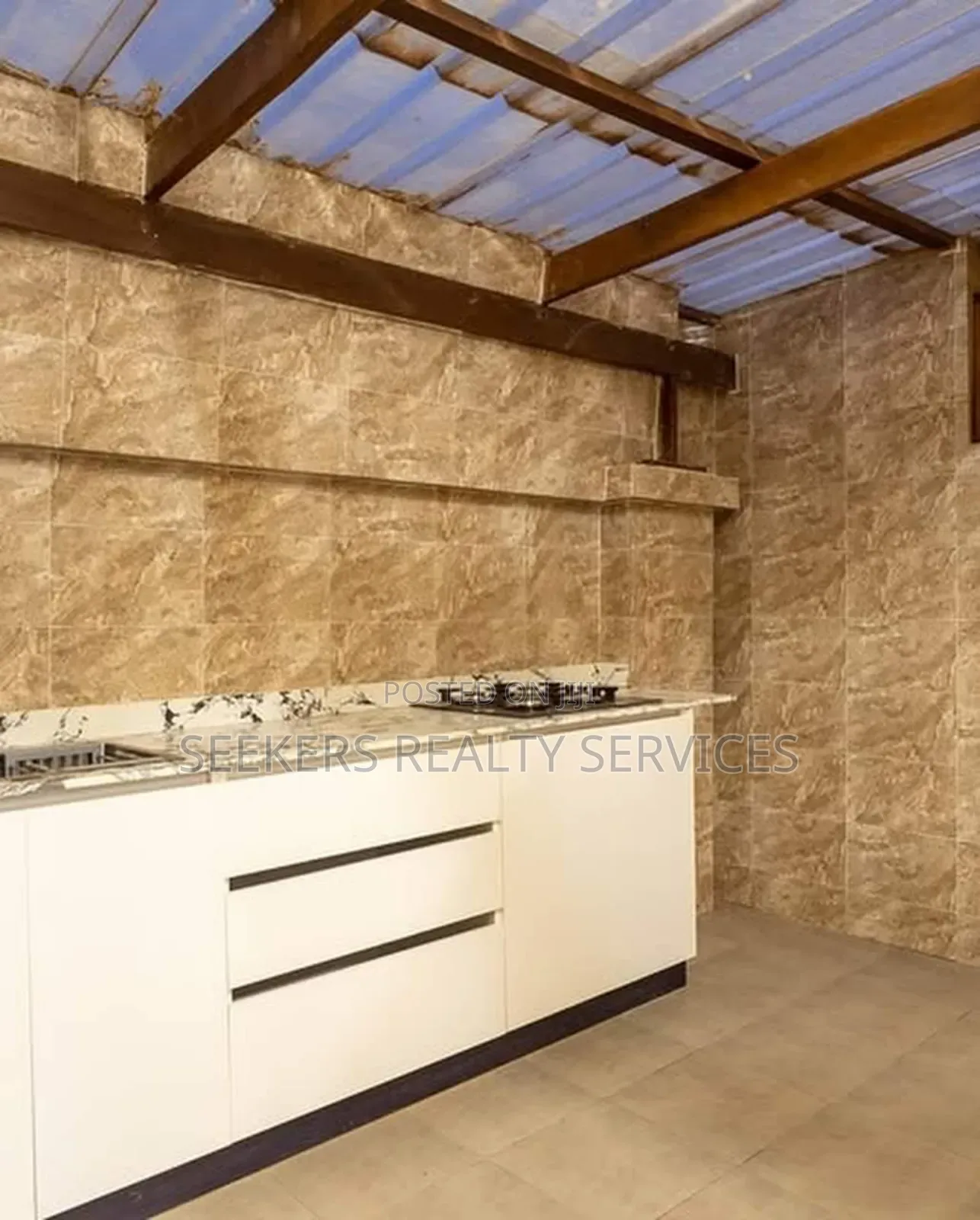 3bdrm Townhouse / Terrace in Seekers Realty, Haatso for rent